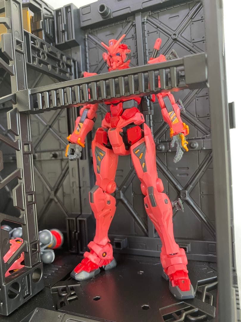 赤いガンダム【ビット６基】ガンプラ！HG！ジオラマベース！ビット台座４個付き！