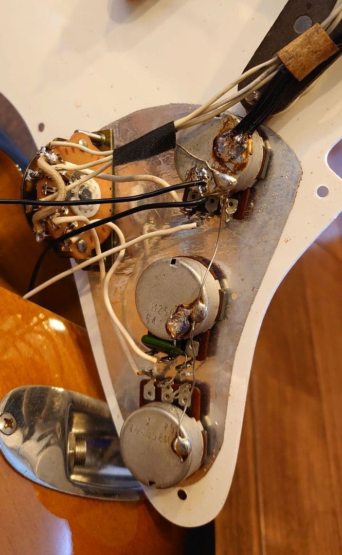 Fender Japan ST57 ストラトキャスター 1982製