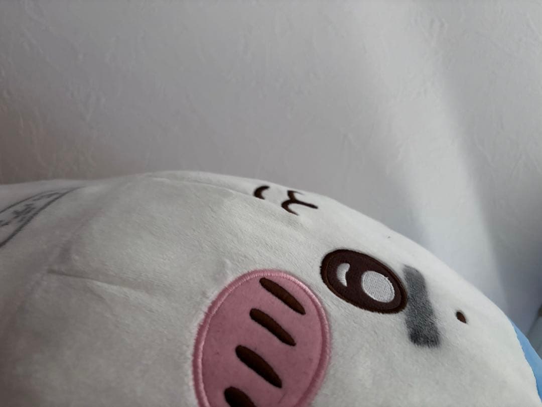 ちいかわとフォーデンが曲がり角でぶつかっちゃった(ちいデン)