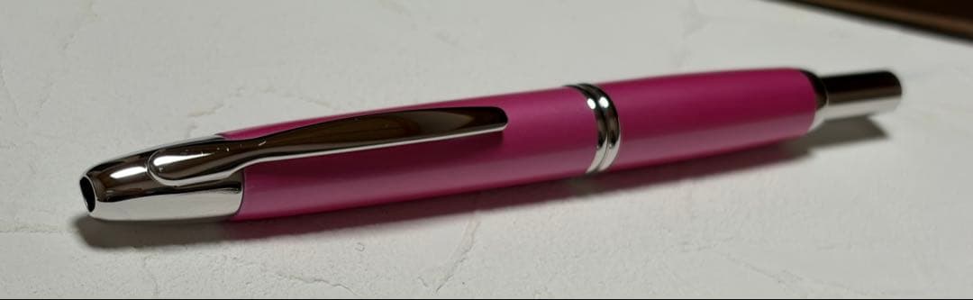 【美品】洗浄済　パイロット キャップレス万年筆M 2011限定ピンク PILOT