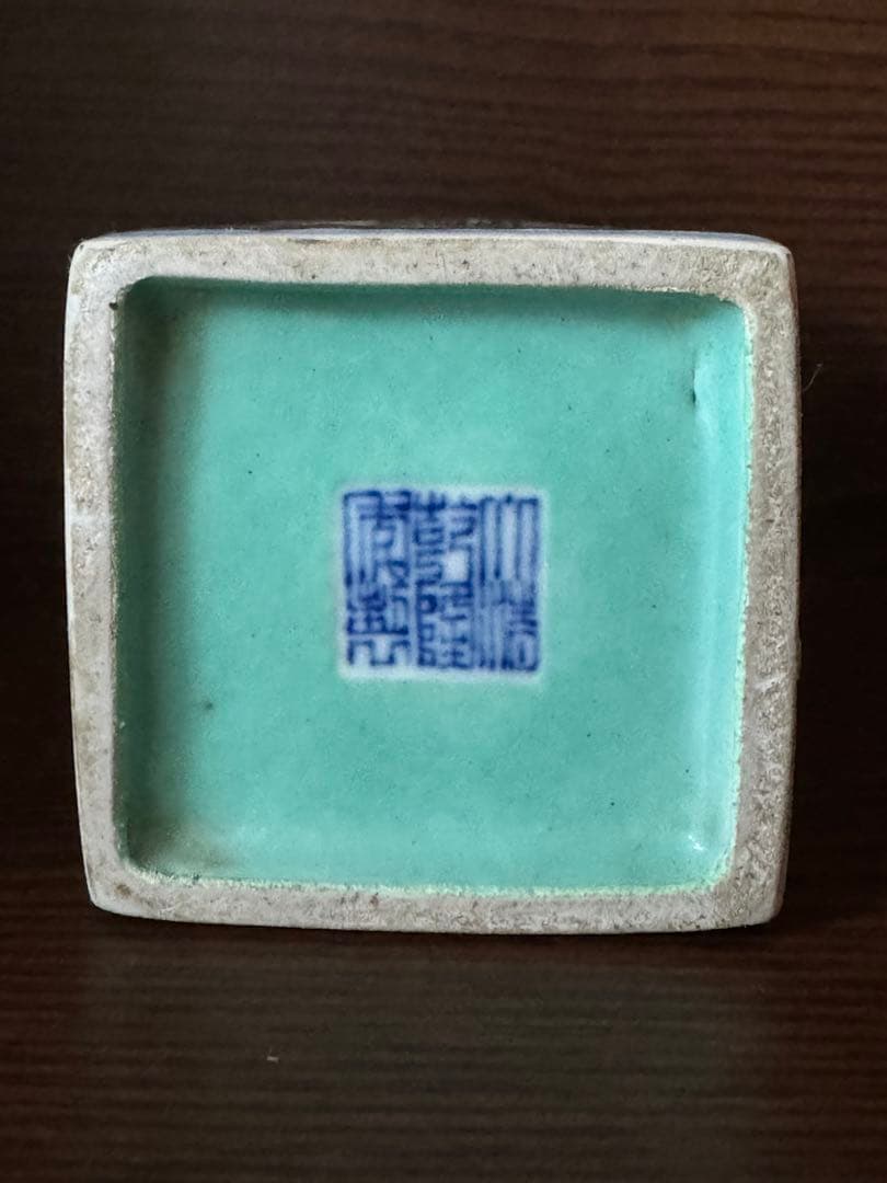 中国骨董　大清乾隆年製　在銘　粉彩　琺瑯彩　筆立て　人物物語絵付け(N-18)