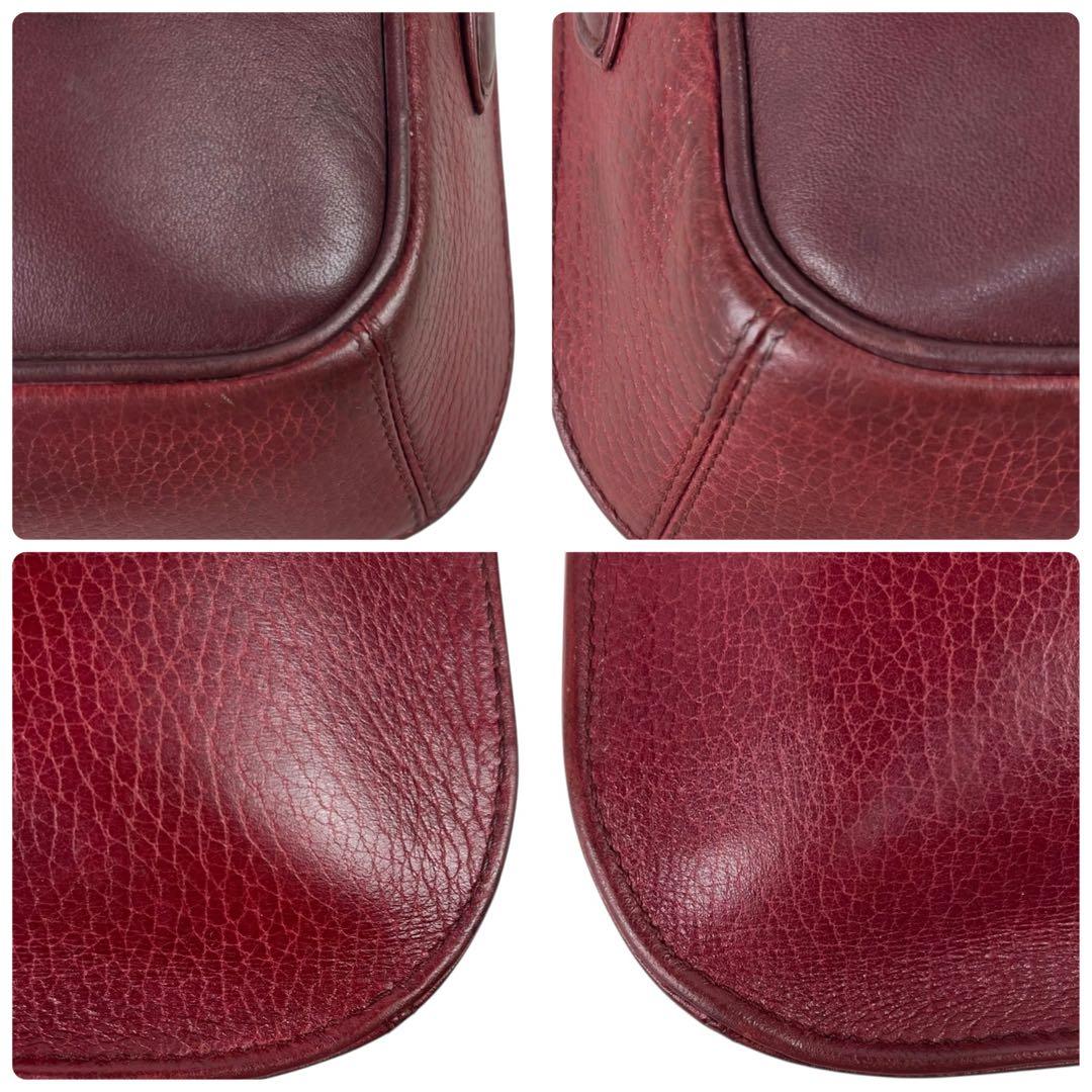 カルティエ　ショルダーバッグ　レザー　マストライン　斜め掛け　ロゴ金具