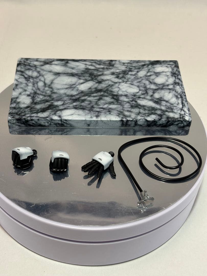 HG グフカスタム(ヴァイスローゼ)塗装完成品