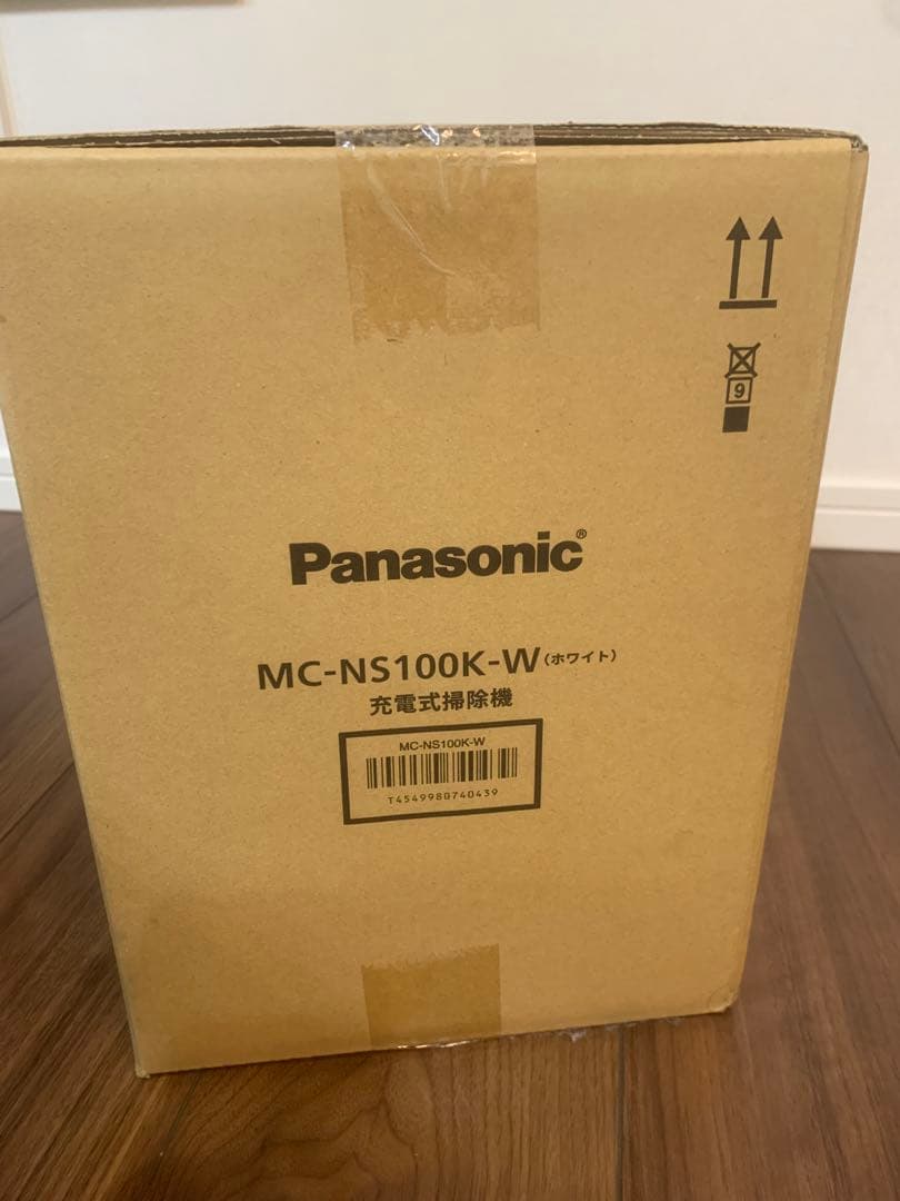新品未開封品 パナソニック 充電式掃除機 MC-NS100K-W ホワイト