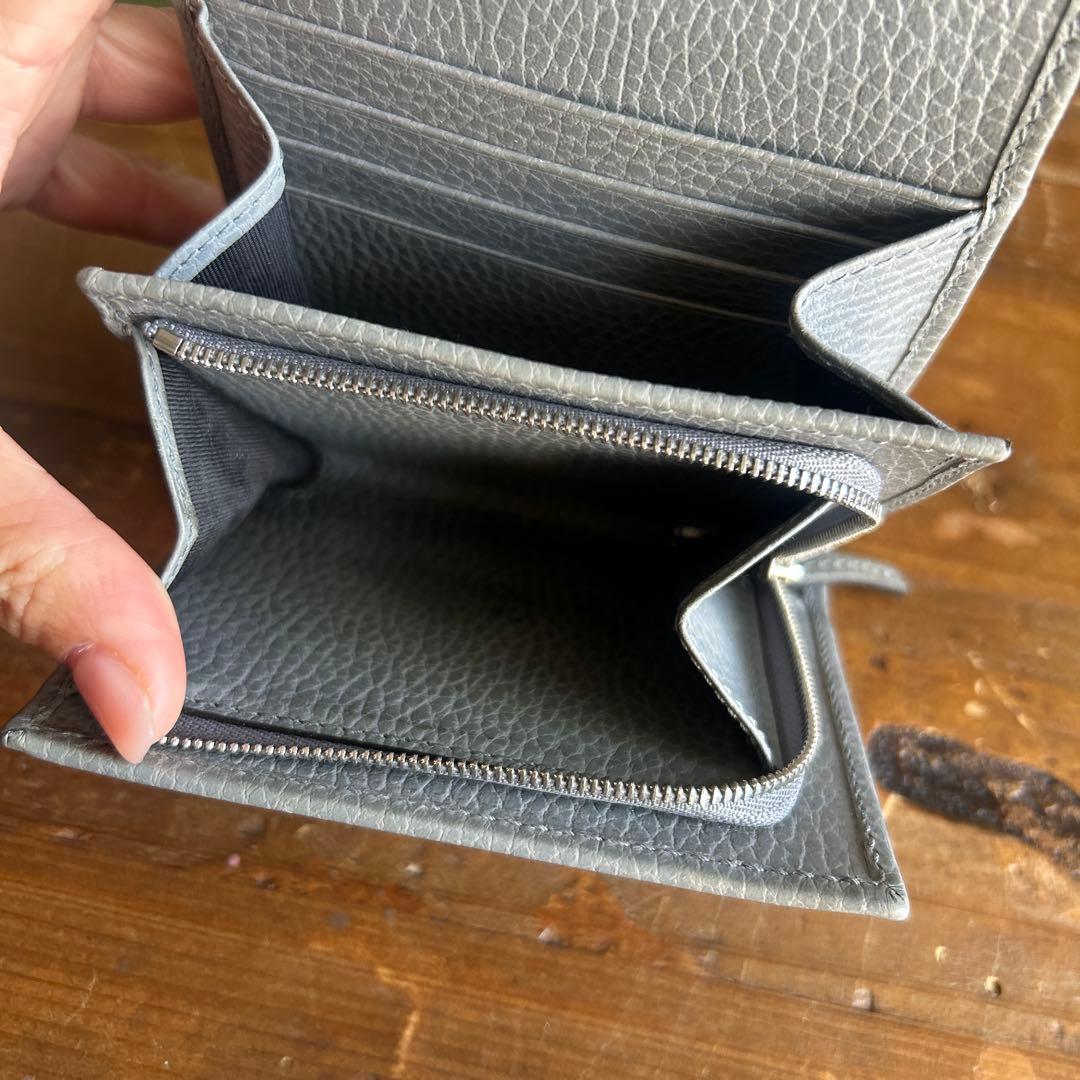 GUCCI グレー 二つ折り財布　美品