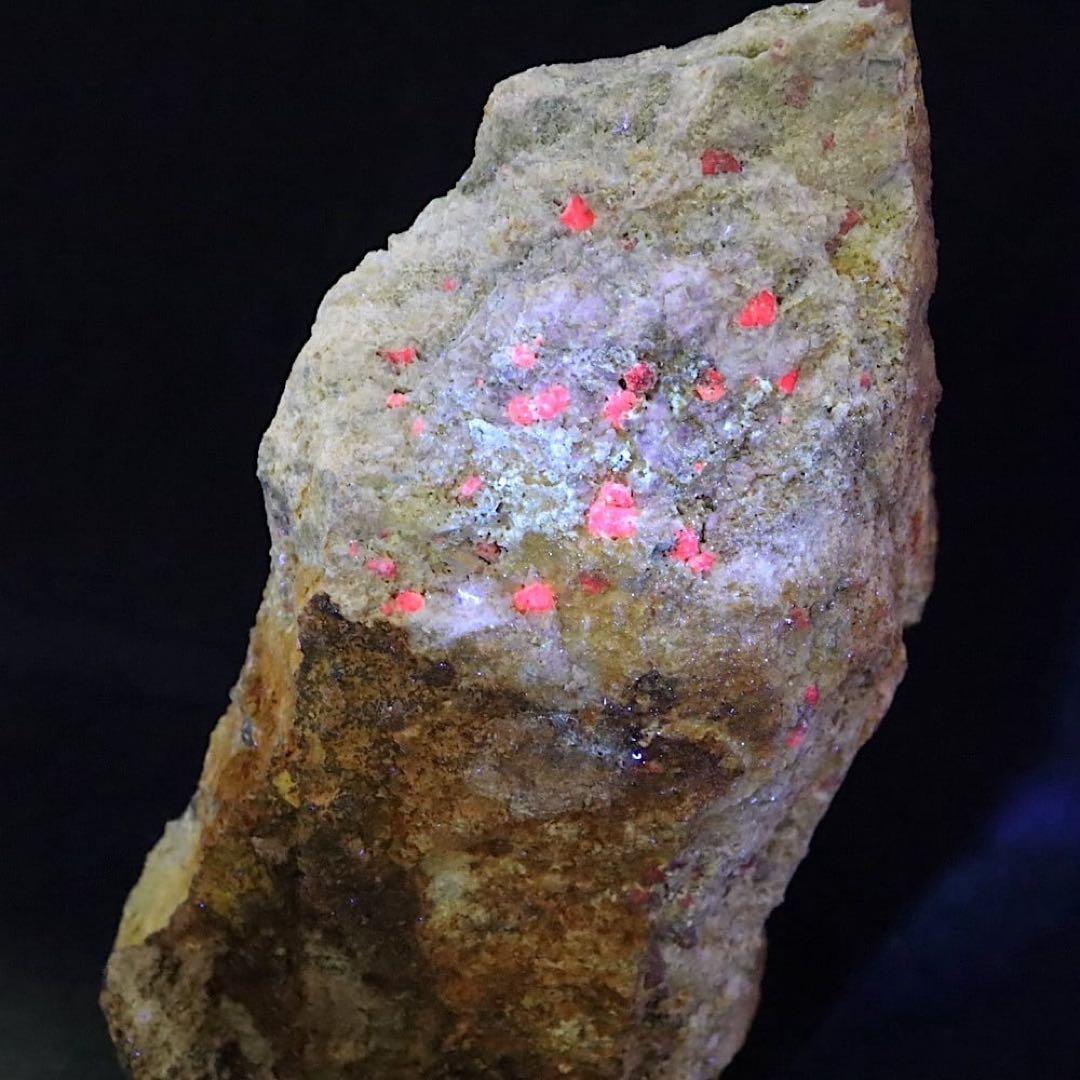 カリフォルア産 コランダム ルビー 原石 399.5g CRD100 鉱物天然石