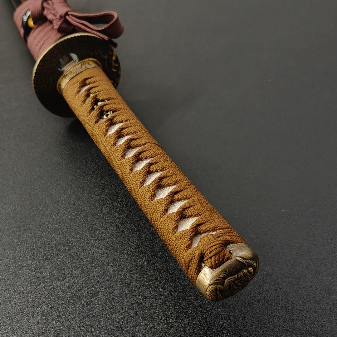 遙*人様 日本刀　模造刀　牡丹獅子の図　木製刀　硬木製　居合練習　合金装具　刀剣