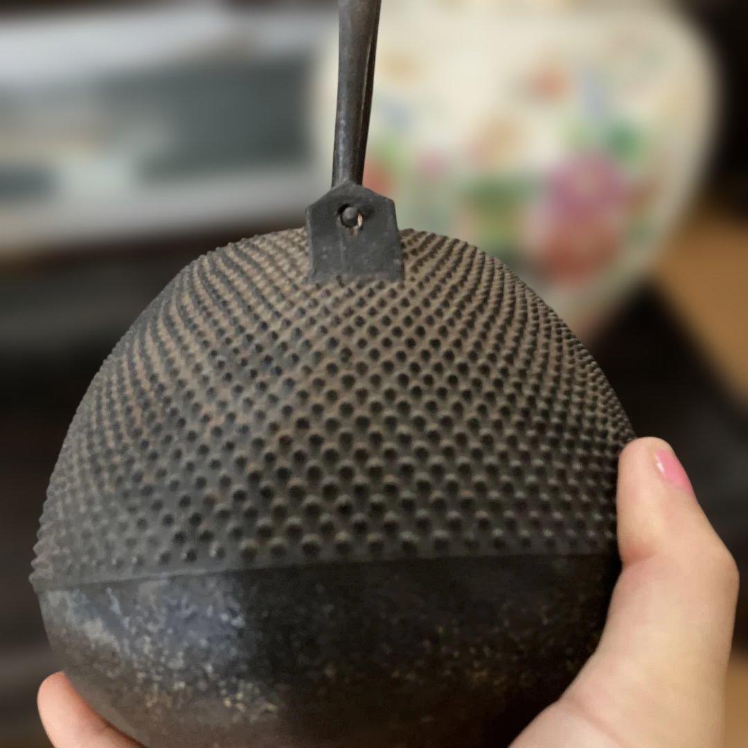 骨董品 金龍堂造鉄製網目模様の鉄瓶