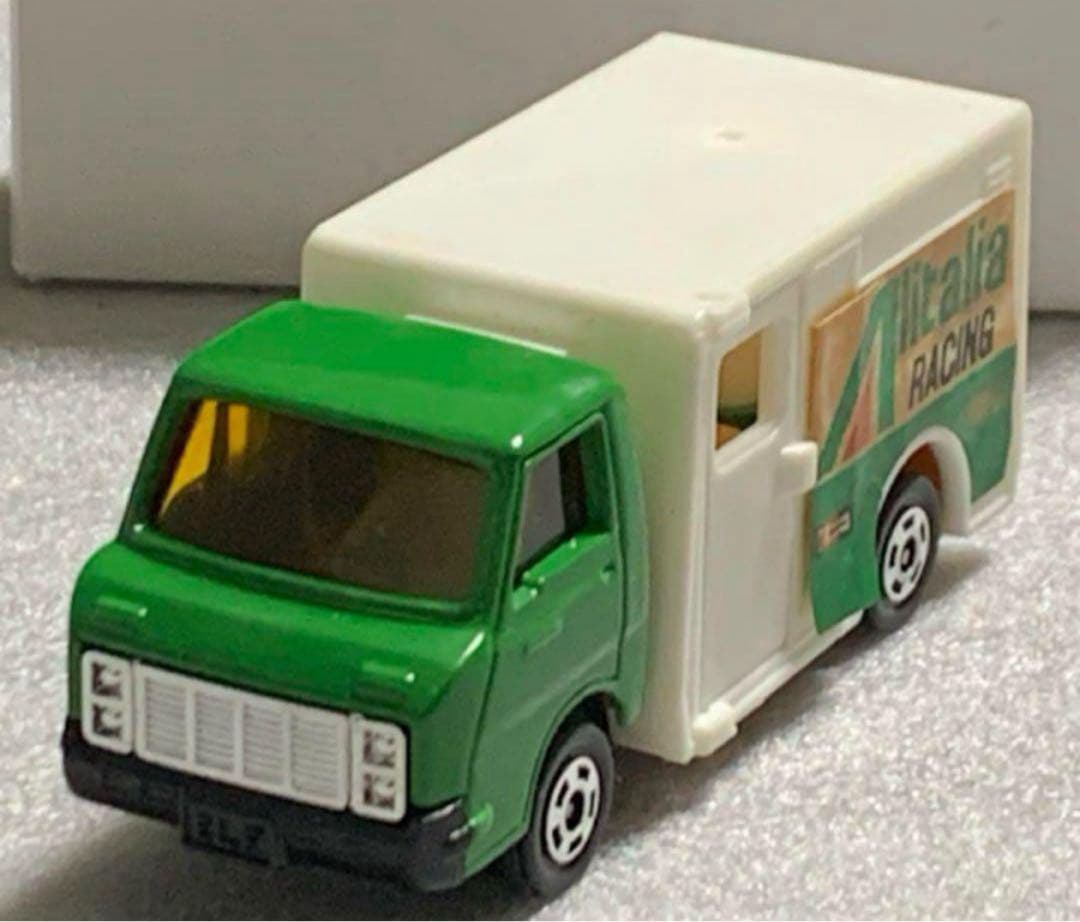 トミカ いすゞ エルフ FF マイパック ウォークスルーバン