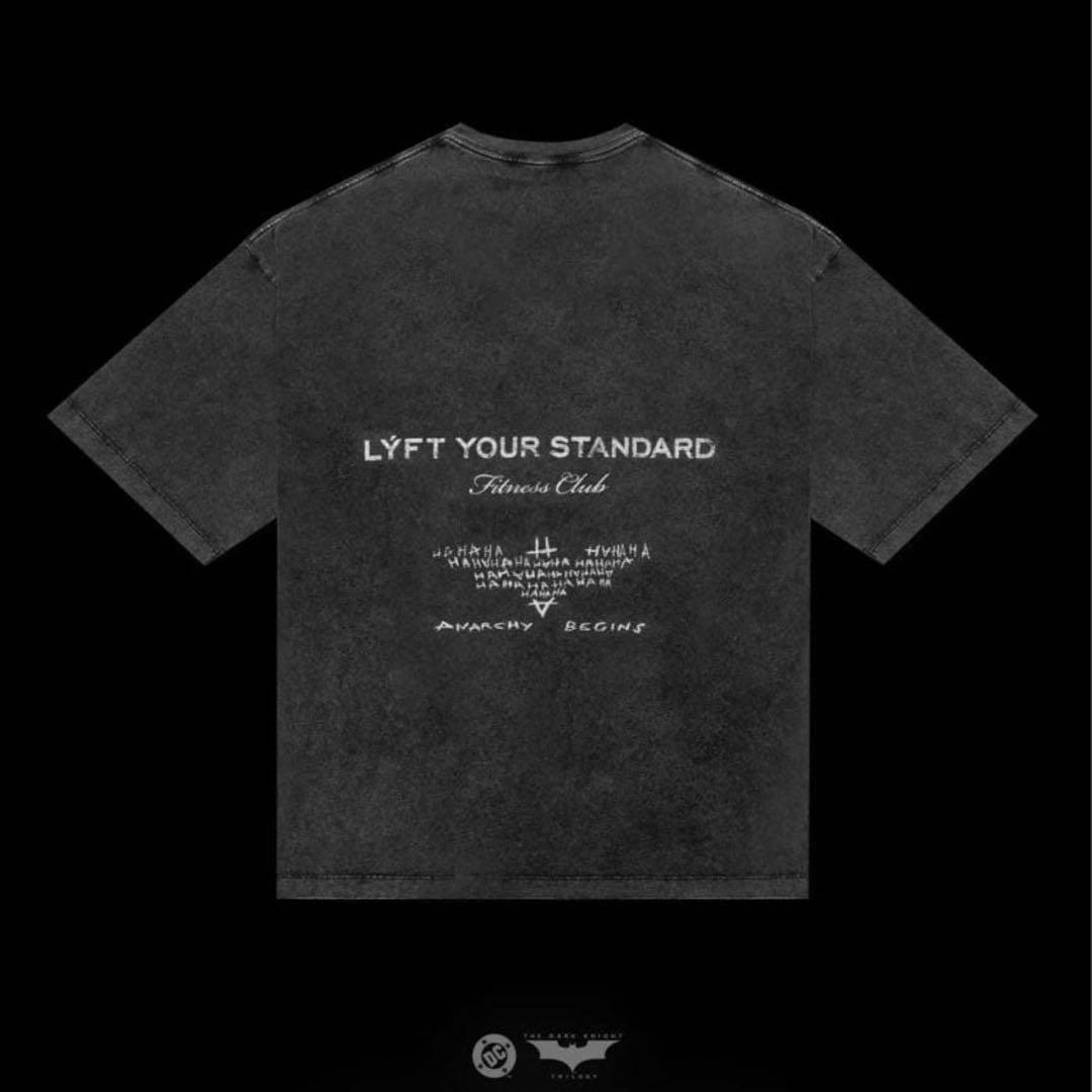 s*u様 最安値　LYFT × BATMANコラボ ダークナイト Tシャツ　Lサ