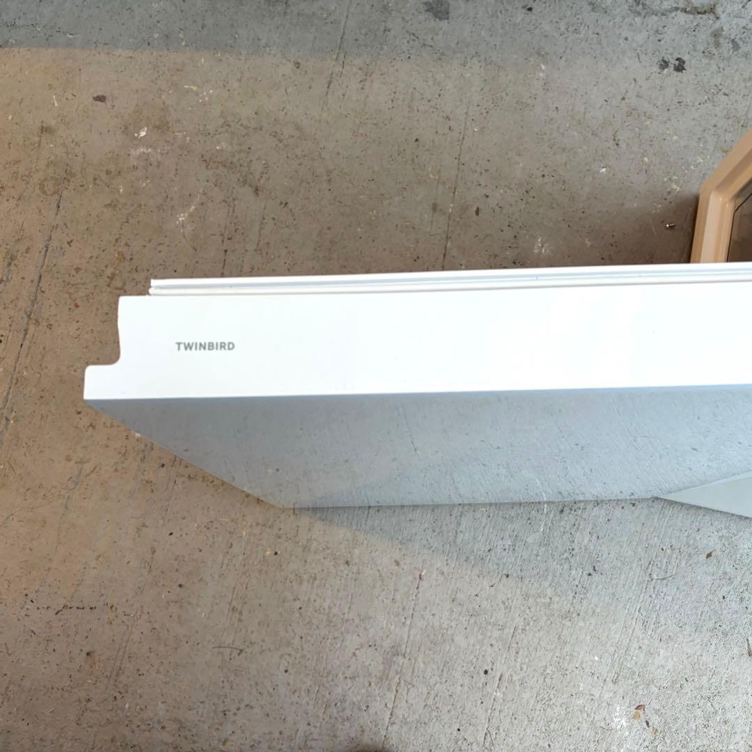 TWINBIRD 230L ガラストップ冷蔵庫 2024年モデル　洗浄済み