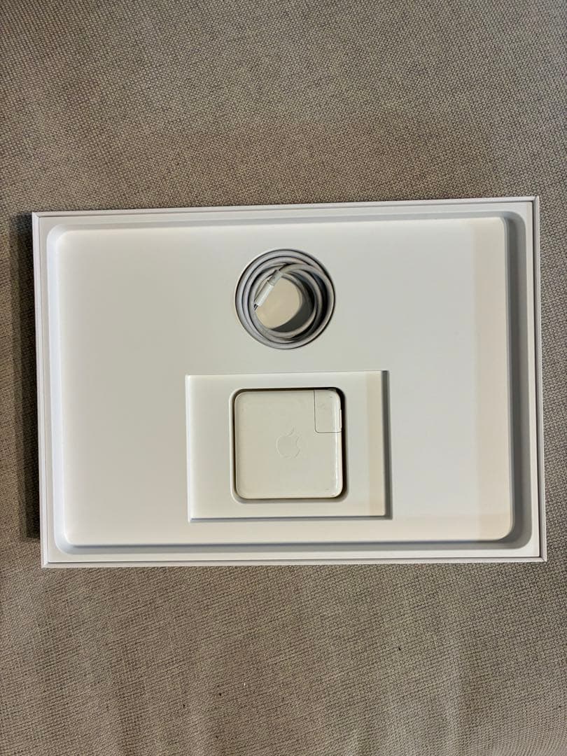 Apple MacBook Pro A1989スペースグレイ256GB