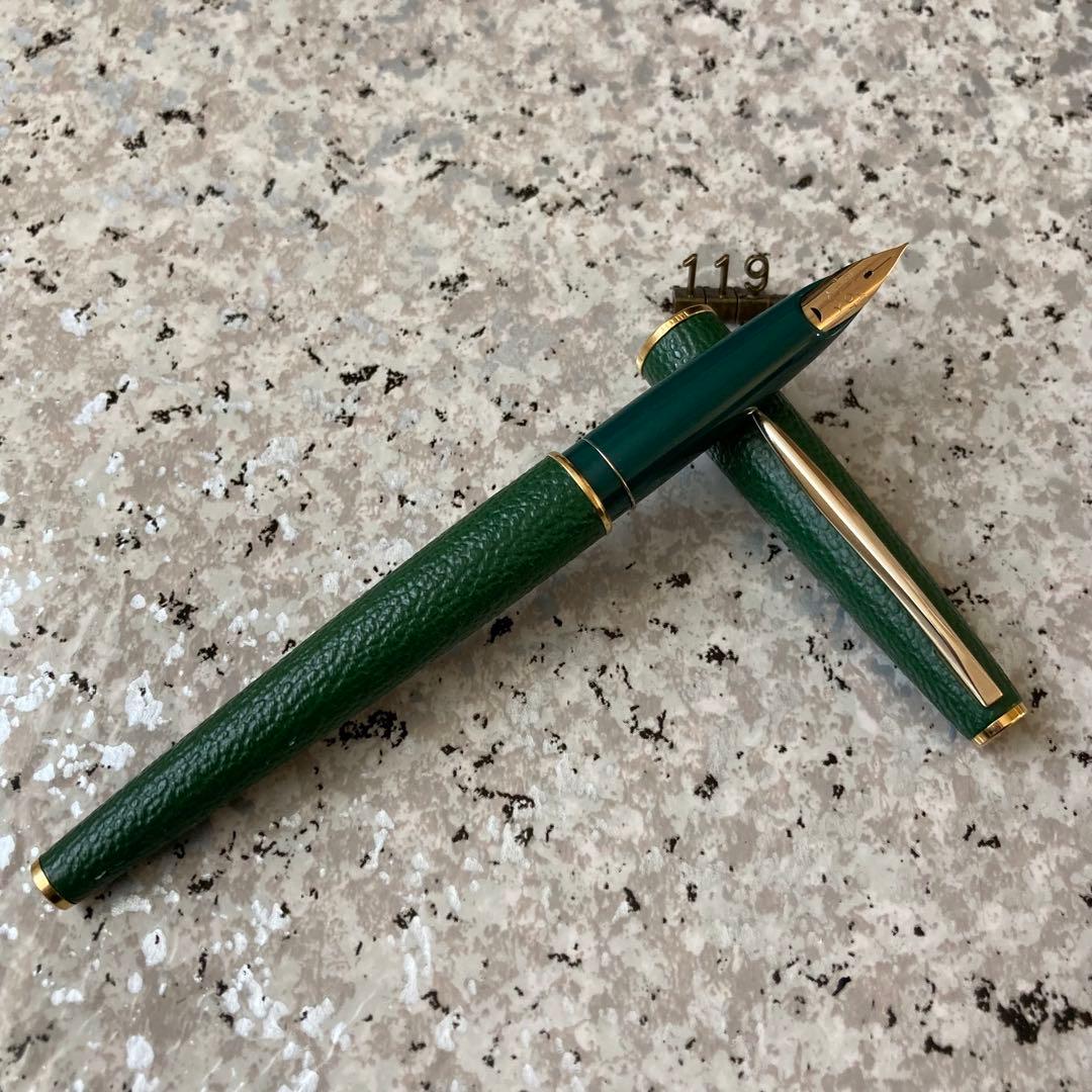 #119 未使用品 万年筆 PILOT パイロット 皮巻き ロング18k