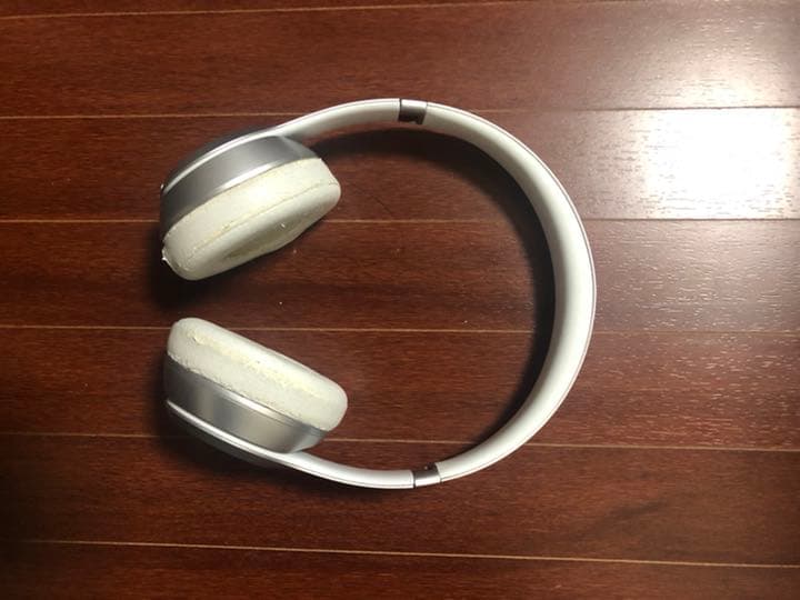 ヘッドホン beats solo2 wireless