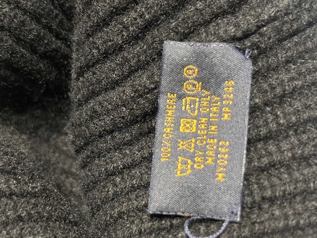 シーズンオフのため値下げ Louis Vuitton 黒 ニット帽
