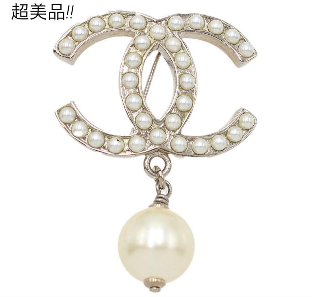 Q2366 超美品 シャネル ココマーク フェイクパール スイング ブローチ