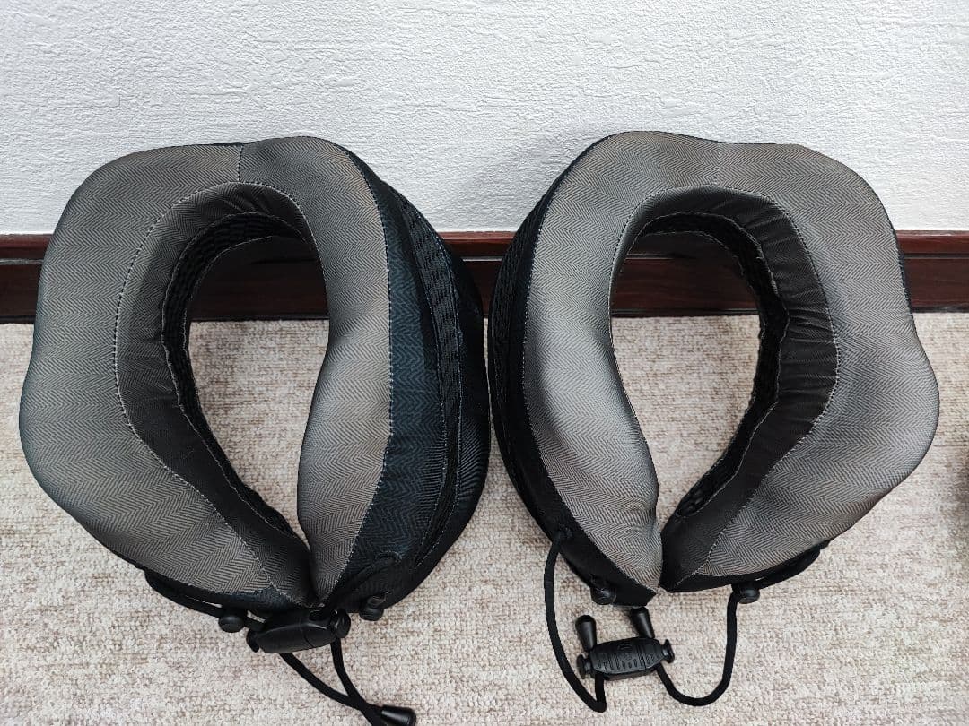Cabeau Evolution Cool Travel Pillow　2点