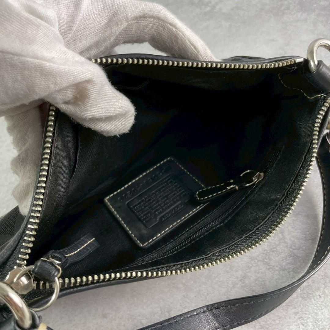 バッグ Coach Signature AccessoryPouch Black Y2K