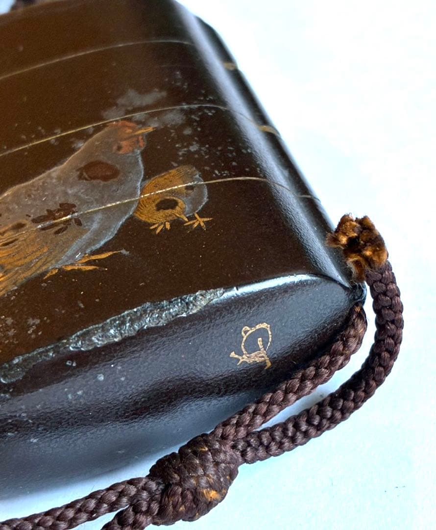 時代鷄蒔絵印籠　在銘