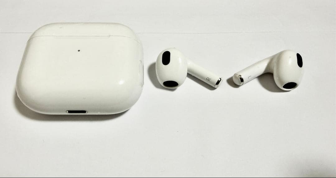 AirPods第3世代　MagSafe 充電ケース付き