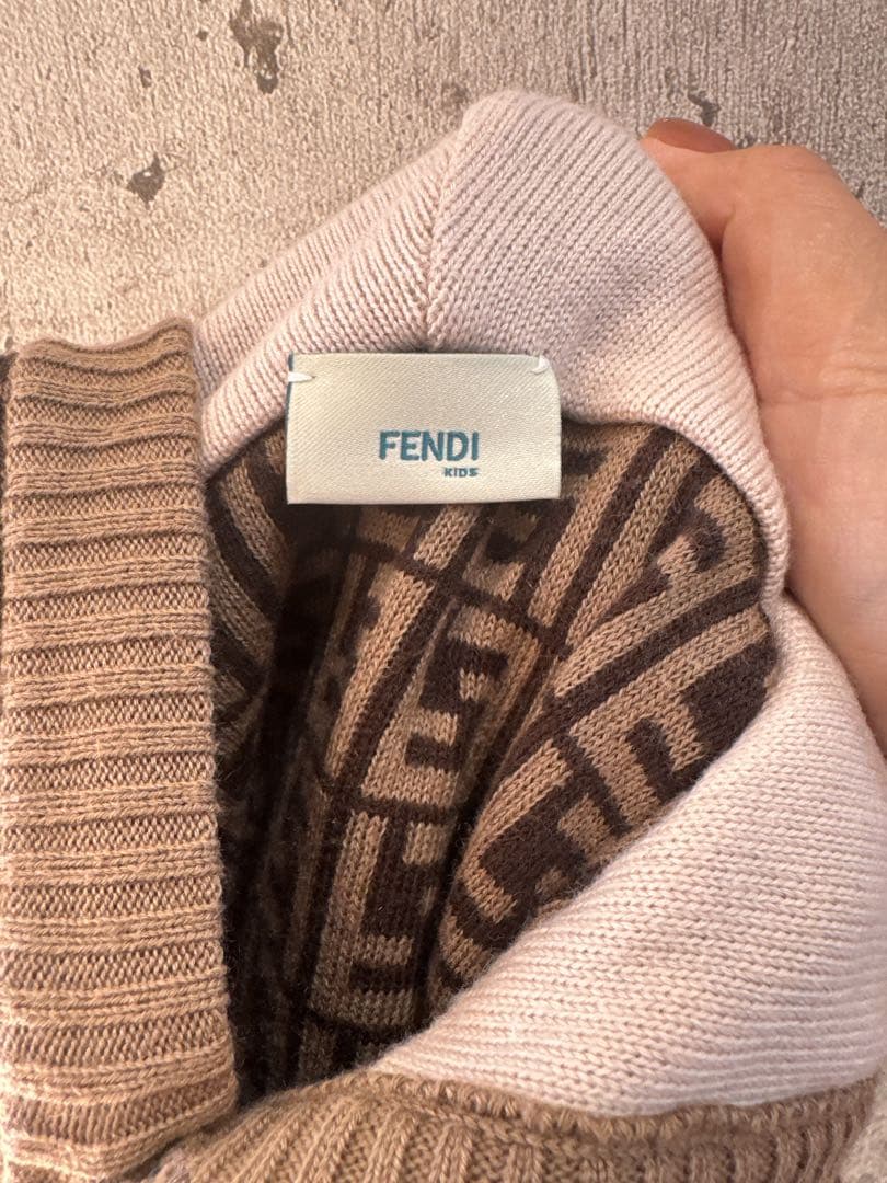 FENDI ベビーウサギ耳ニットアウター