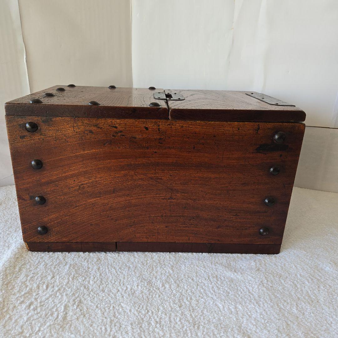 銭箱　鍵付　銭函　千両箱　古民具　古道具　箪笥　時代箪笥　太鼓鋲　大正浪漫