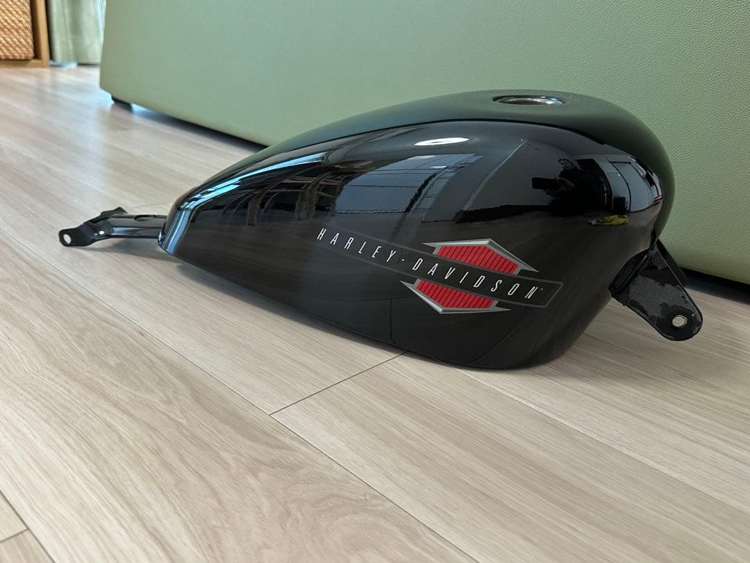 【値下げしました】スポーツスター 純正タンク