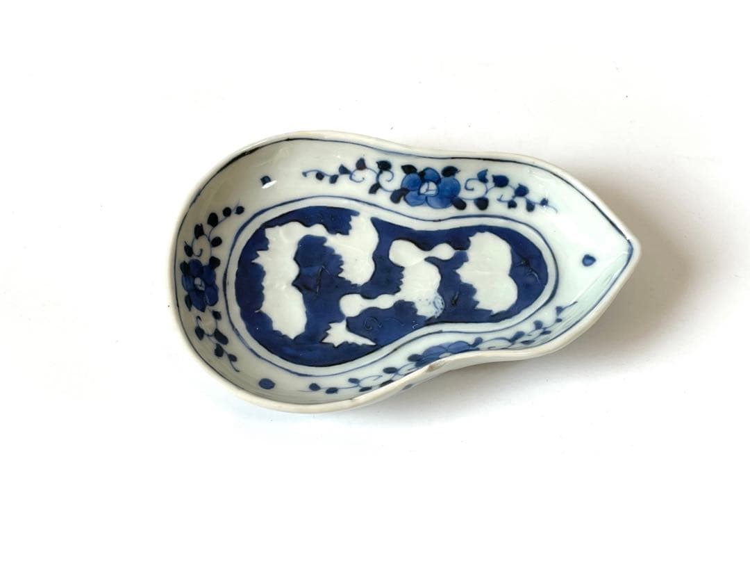 骨董　アンティーク　染付　青花　瓢形小皿　陽刻瓢文様　変形皿　道光年製銘