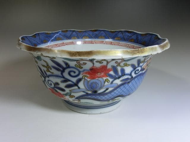 鉢■古い花唐草蝶紋 大鉢 菓子器 花弁型 時代物 骨董品(江戸後期～明治期)■