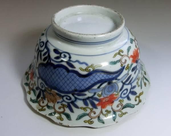 鉢■古い花唐草蝶紋 大鉢 菓子器 花弁型 時代物 骨董品(江戸後期～明治期)■