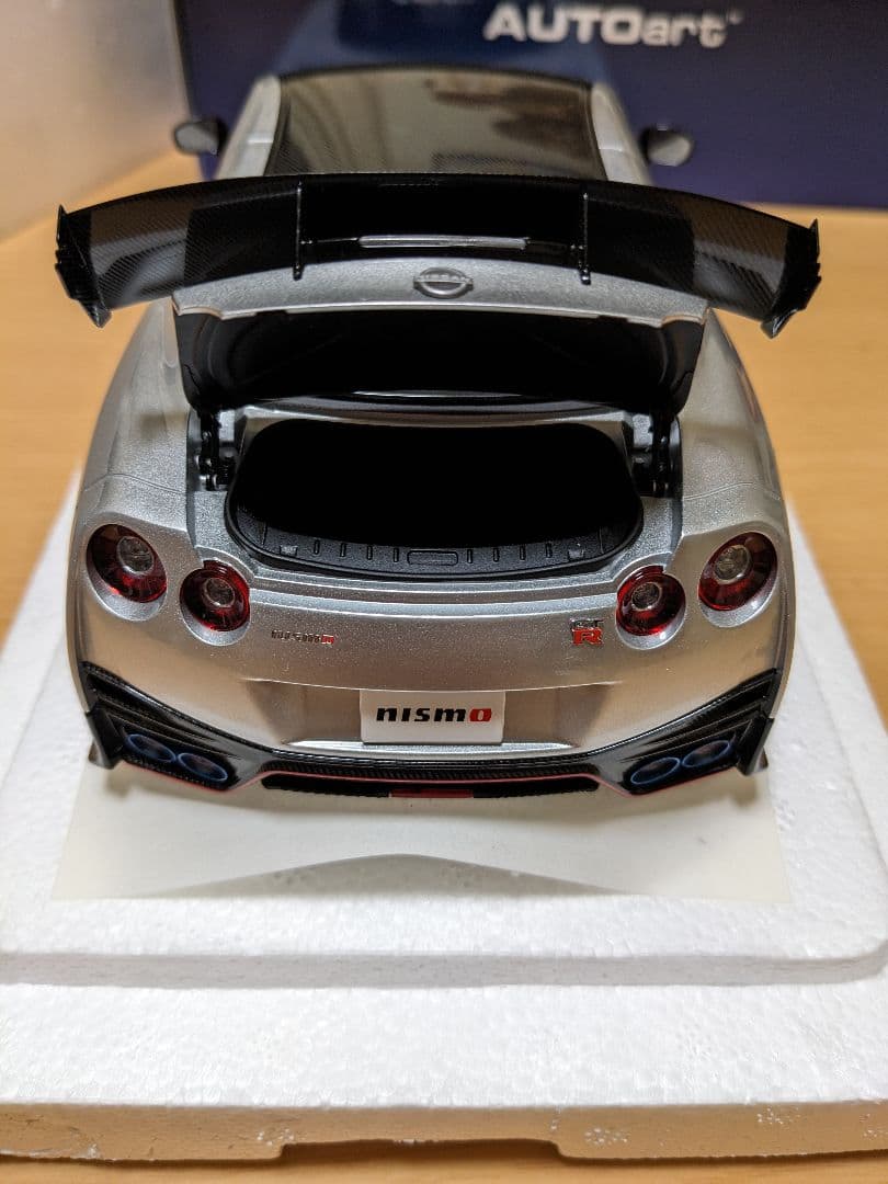 オートアート1/18　ニッサン GT-R R35 ニスモ