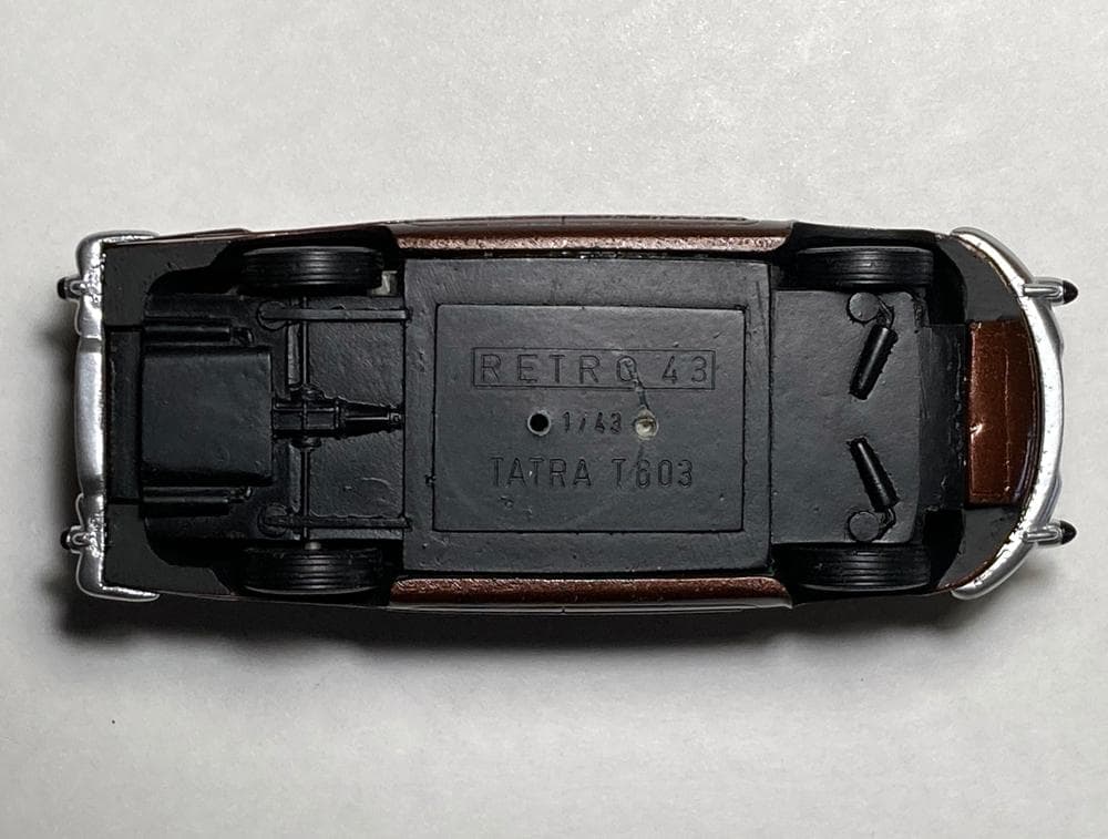 TATRA 1/43 タトラ T603