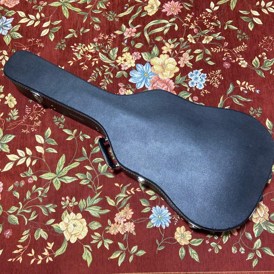 Sada yairiアコースティックギター