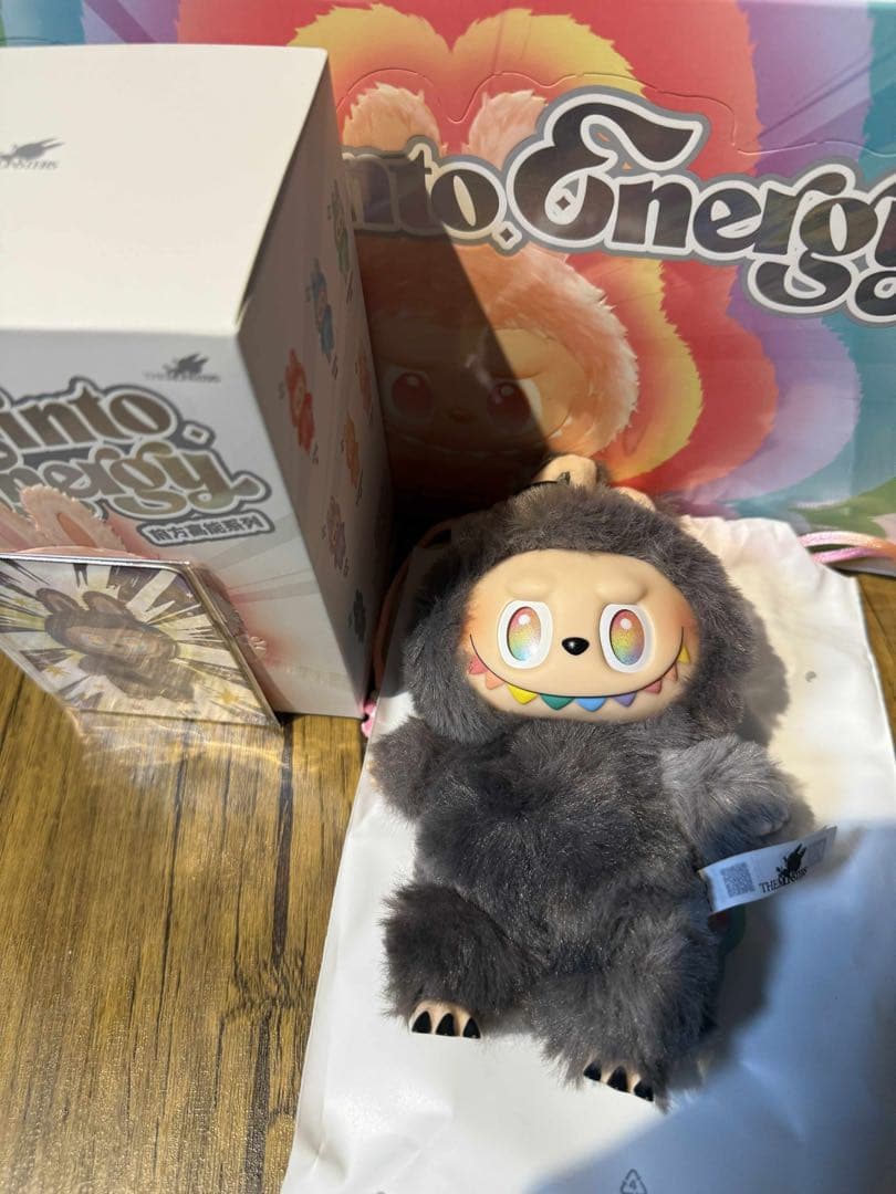 ラブブ POPMART Big Into Energy V3 IDシークレート