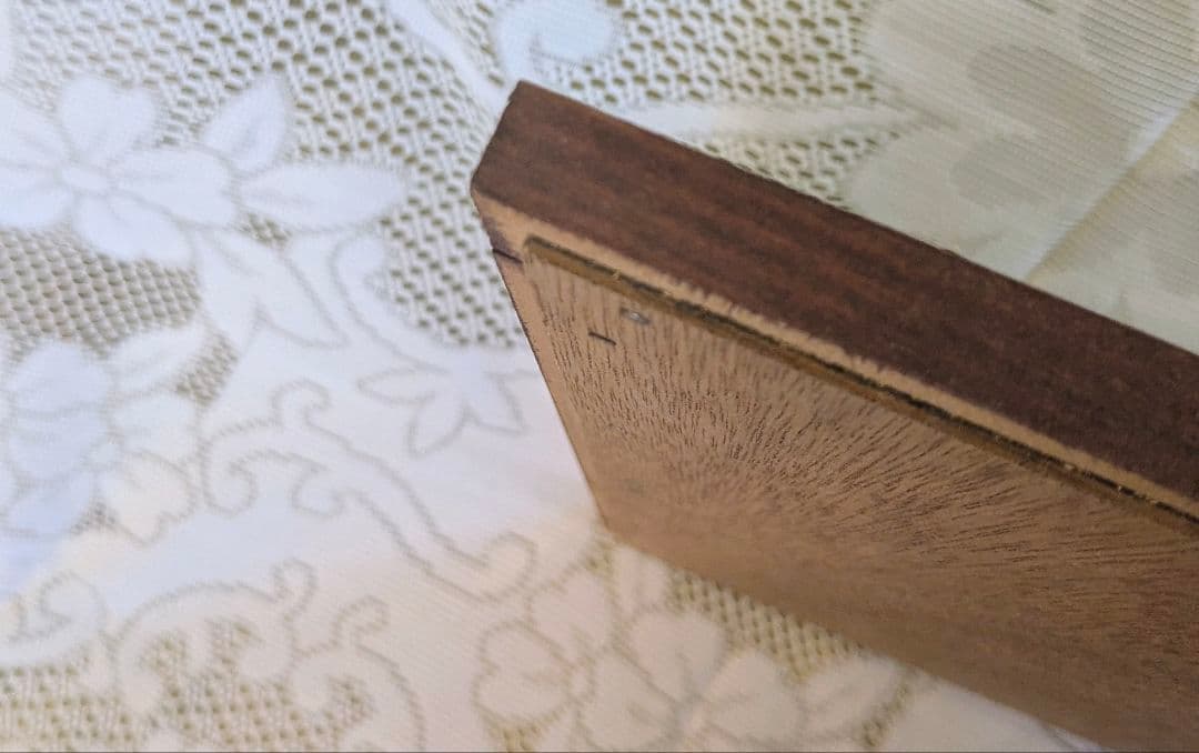 高原鉄男の絵画作品 「うずくまる猫も私も誰かにすがって生きている」