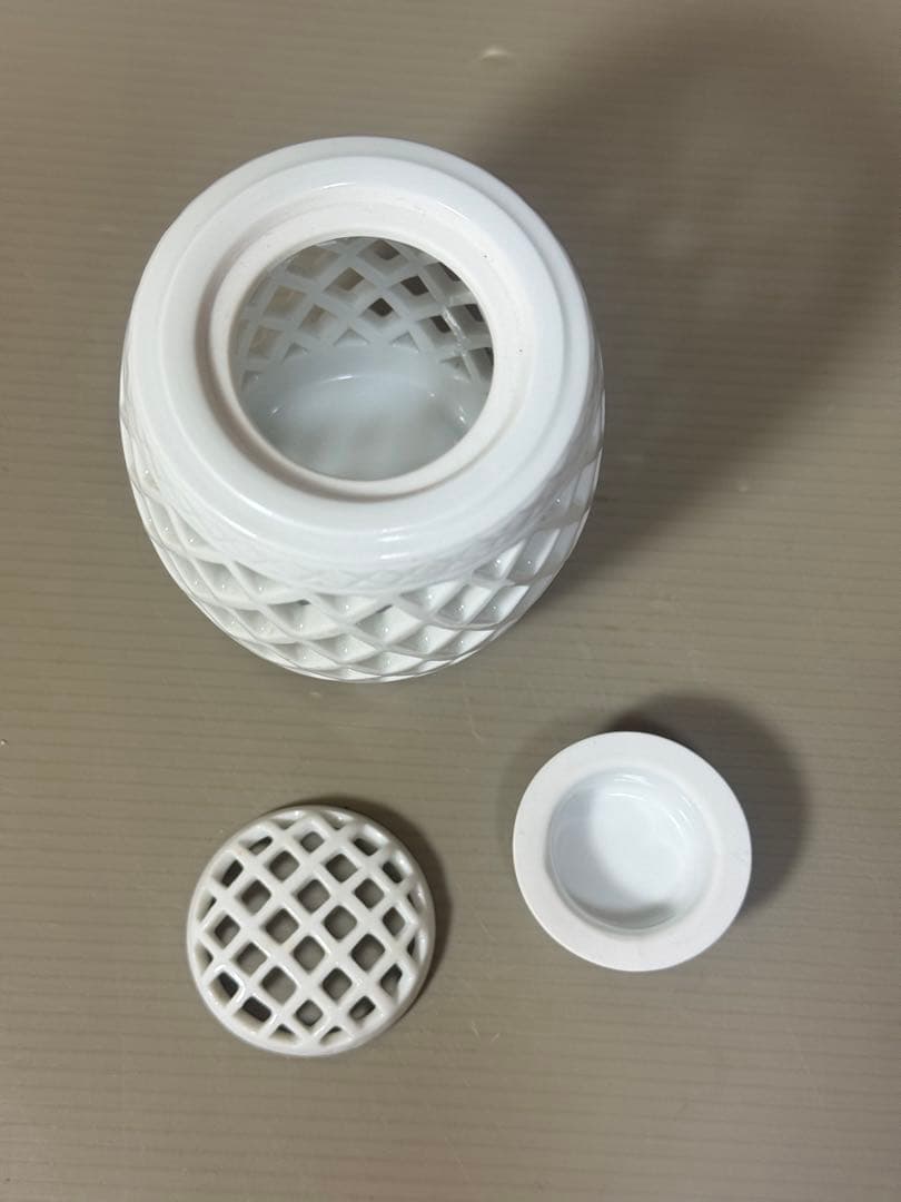 2182  鍋島焼　白磁 透かし 香炉