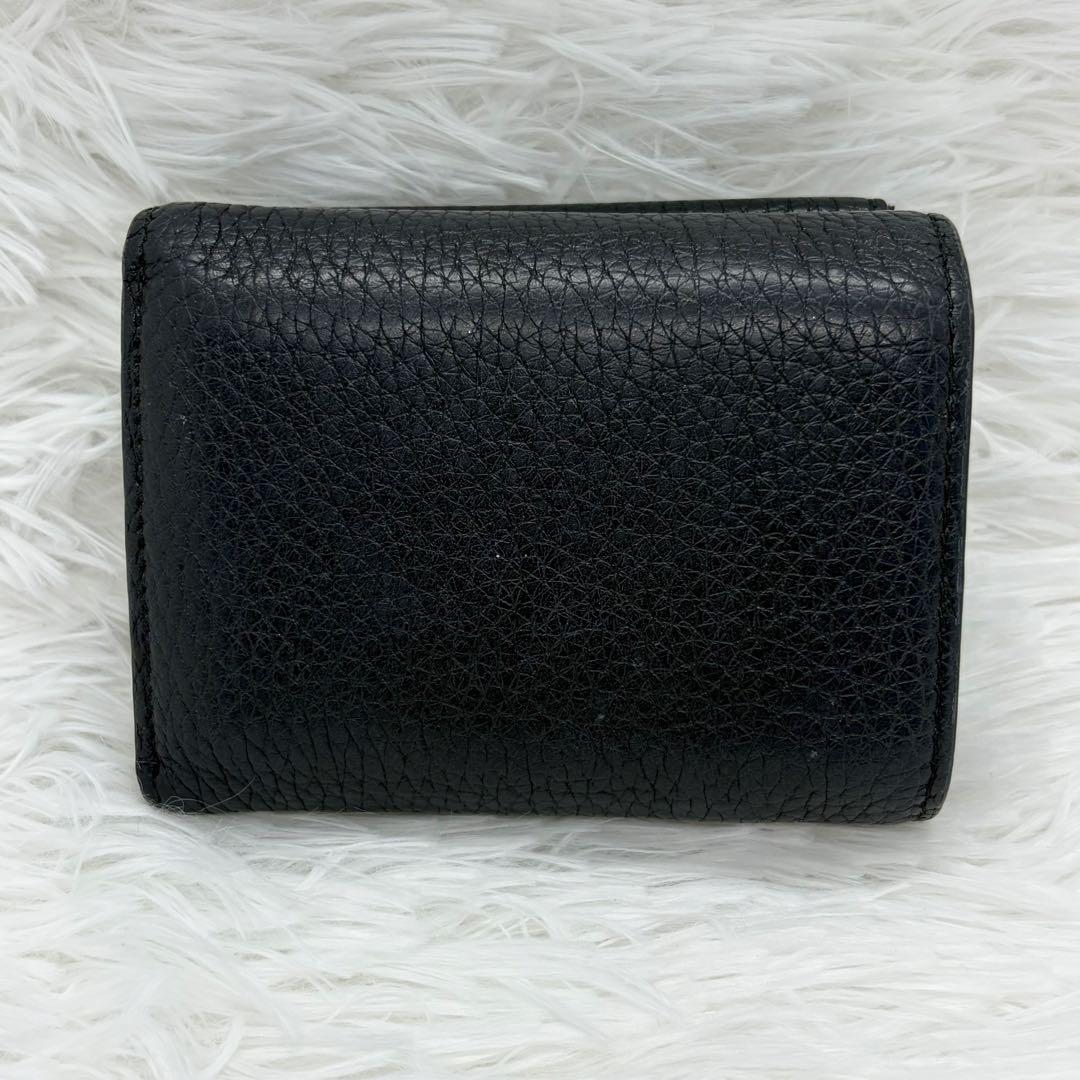 RFID搭載/現行✨プラダ　三つ折り　財布　金ロゴ　シボ革　レザー　黒