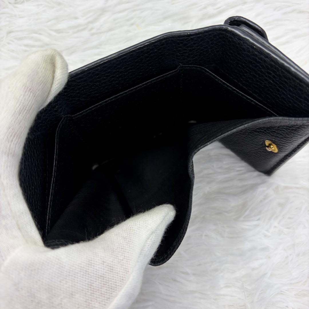 RFID搭載/現行✨プラダ　三つ折り　財布　金ロゴ　シボ革　レザー　黒