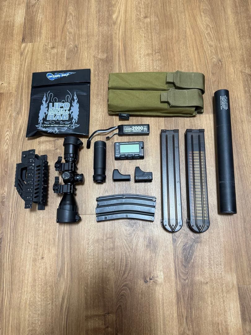 【最終値下げ】P90+ 電動ガン カスタムパーツ込み