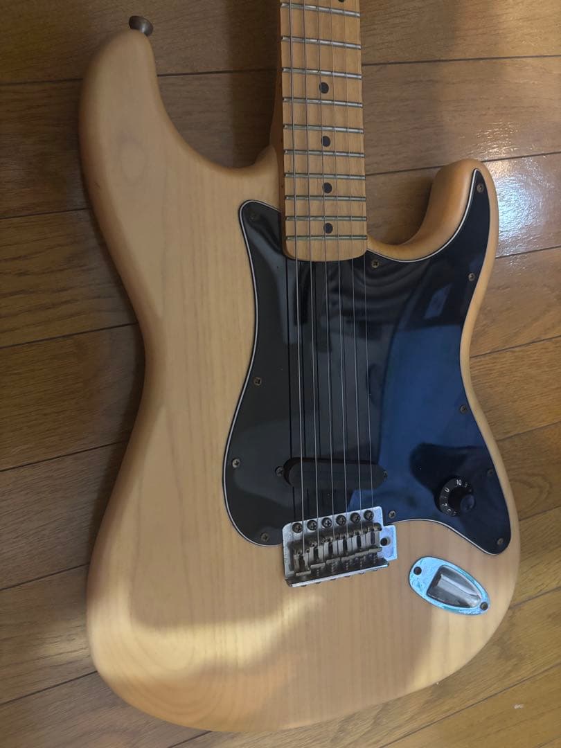 メーカー不明ナチュラルサテンストラトキャスター