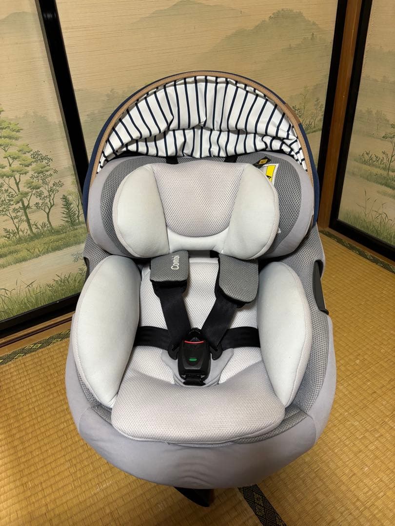 コンビ　ザエス　チャイルドシートZB-690 インナークッションと本体のみ