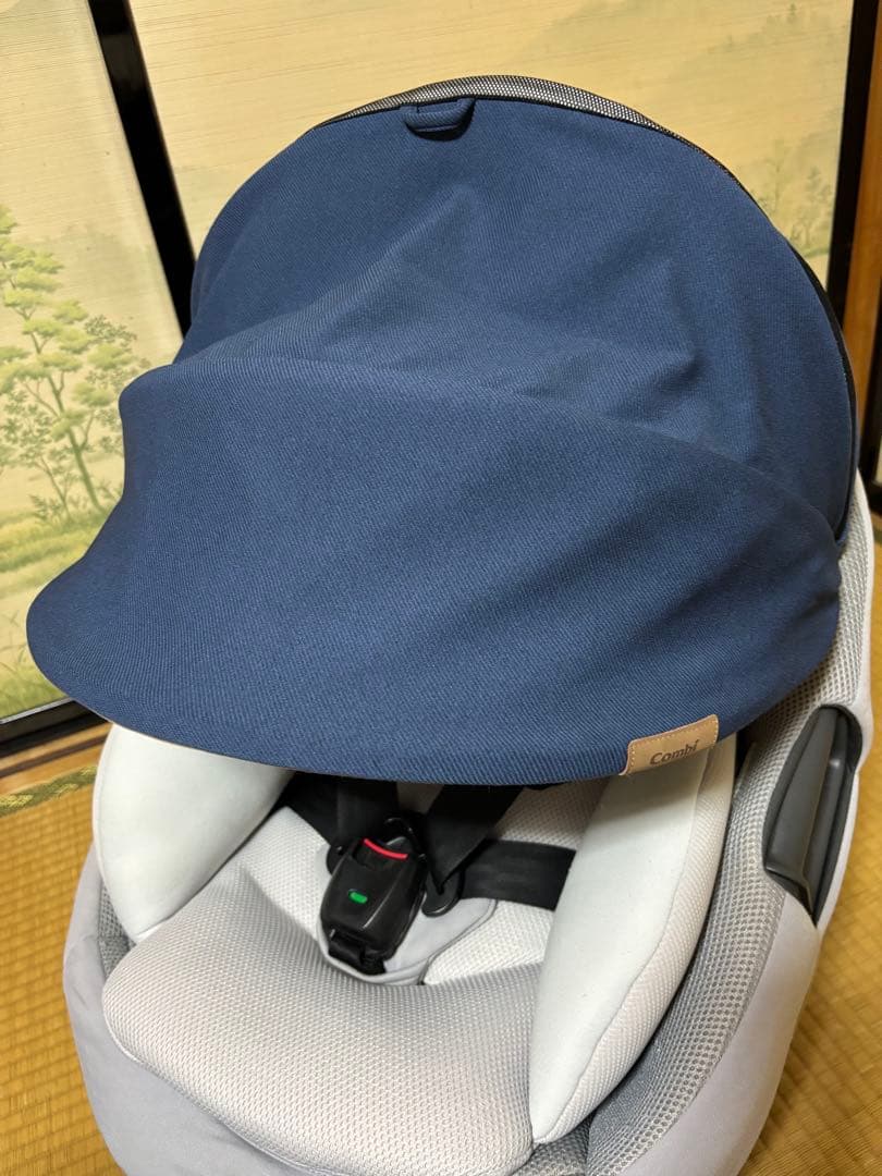 コンビ　ザエス　チャイルドシートZB-690 インナークッションと本体のみ