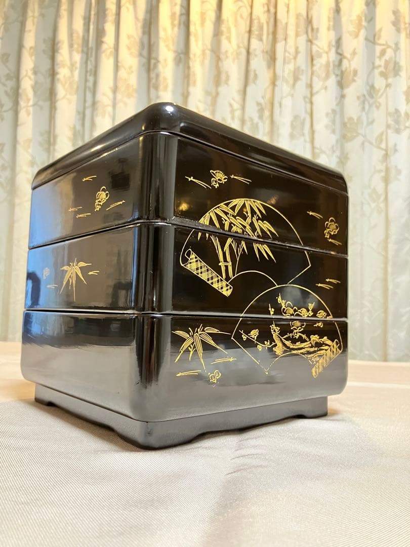 お重箱　三段　漆器　70年以上前の物　　伝統工芸