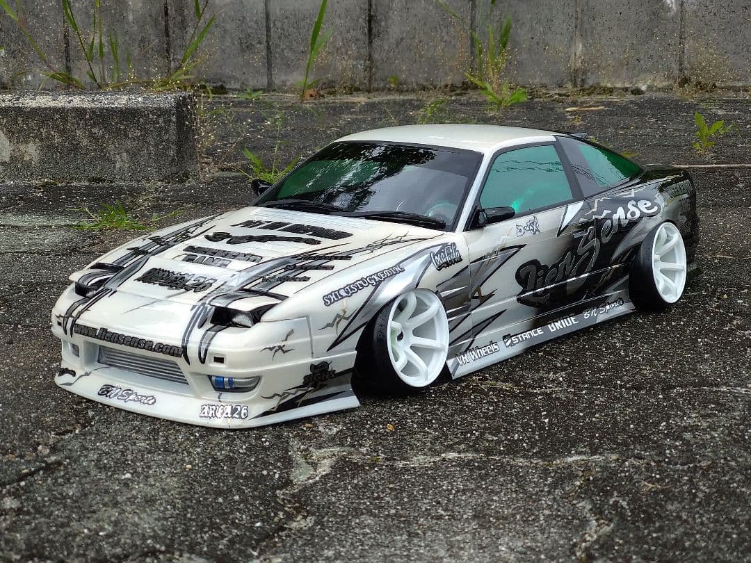 【最終価格】アディクション　D-MAX 180SX　製作済ラジコンボディ