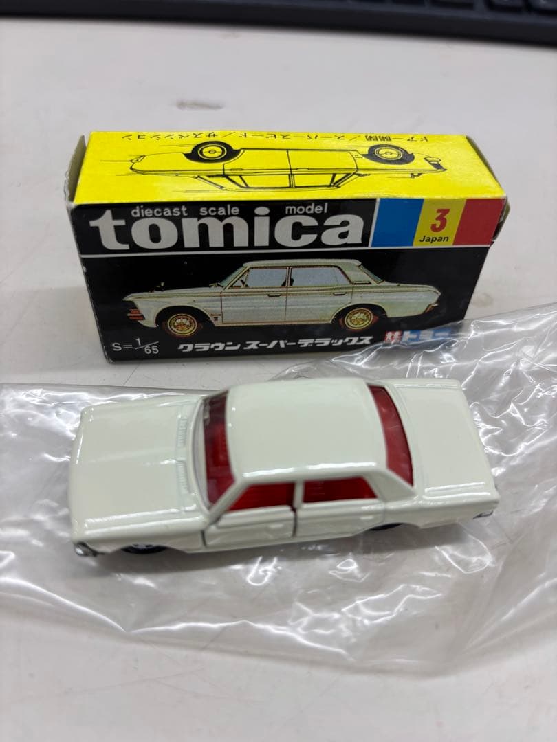 N9887【未使用】黒トミカ　クラウンスーパーデラックス