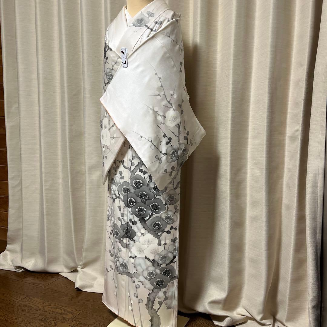 白とグレーの梅と蕾の訪問着 白系