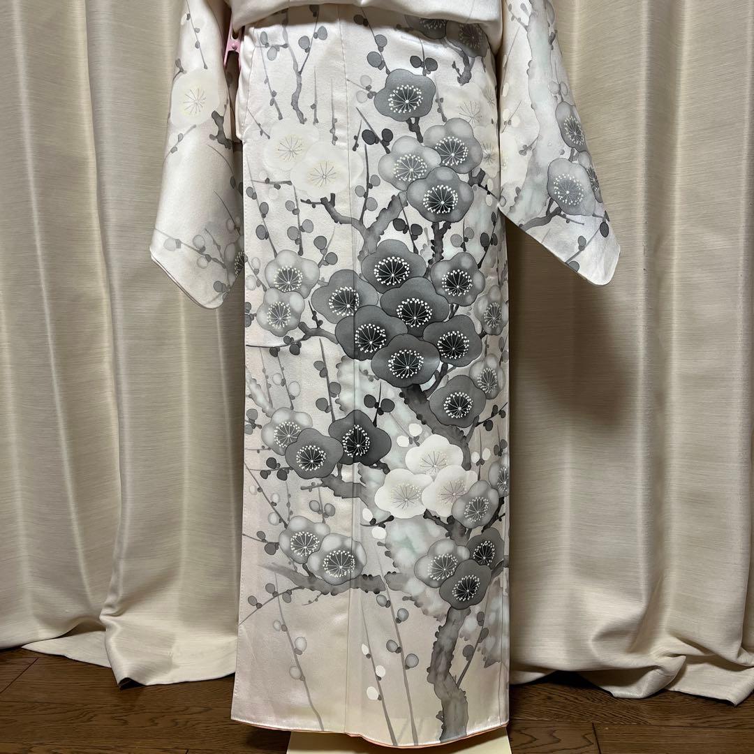 白とグレーの梅と蕾の訪問着 白系