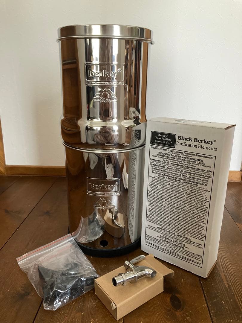 Berkey (バーキー) 大型非常用浄水器 ブラック　別売り蛇口付　災害対策