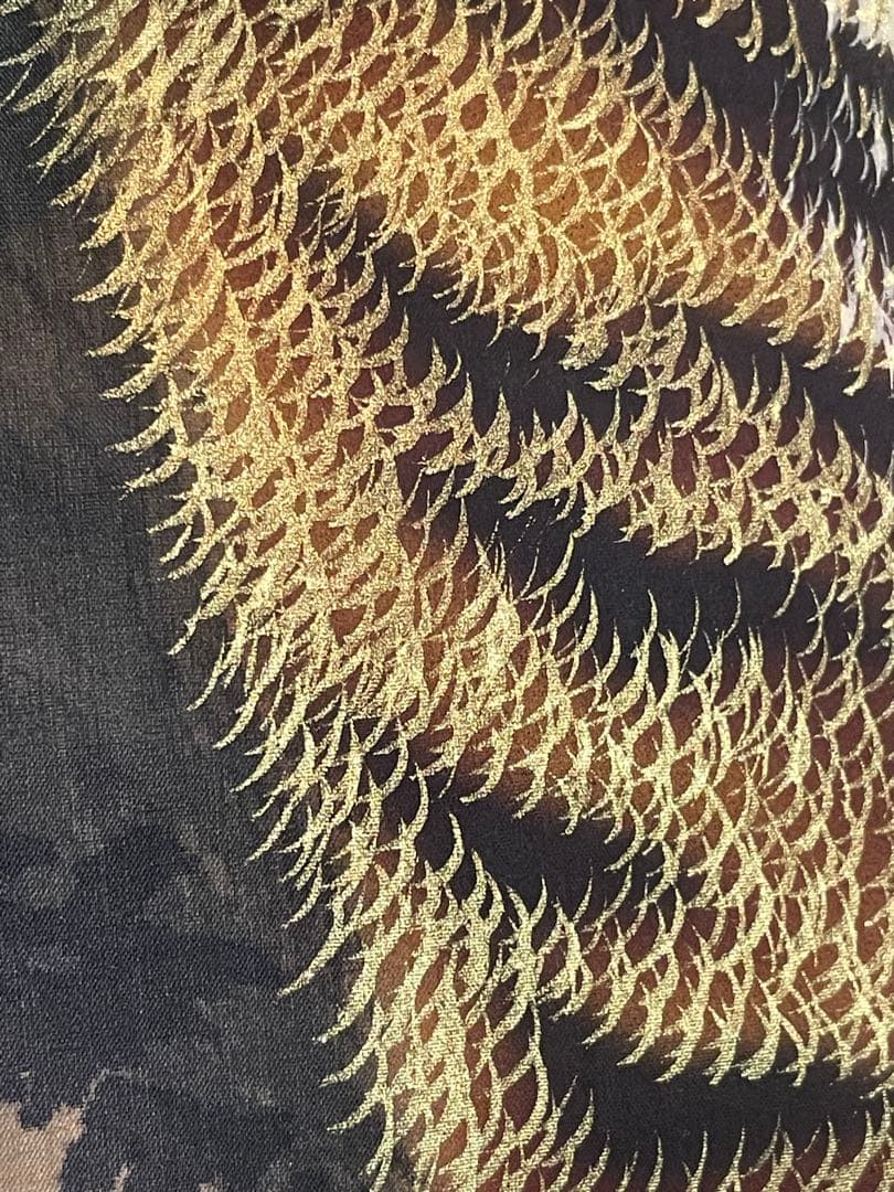 掛軸 龍山筆『猛虎図』肉筆 絹本 厄除け 縁起物 箱付 緻密描写