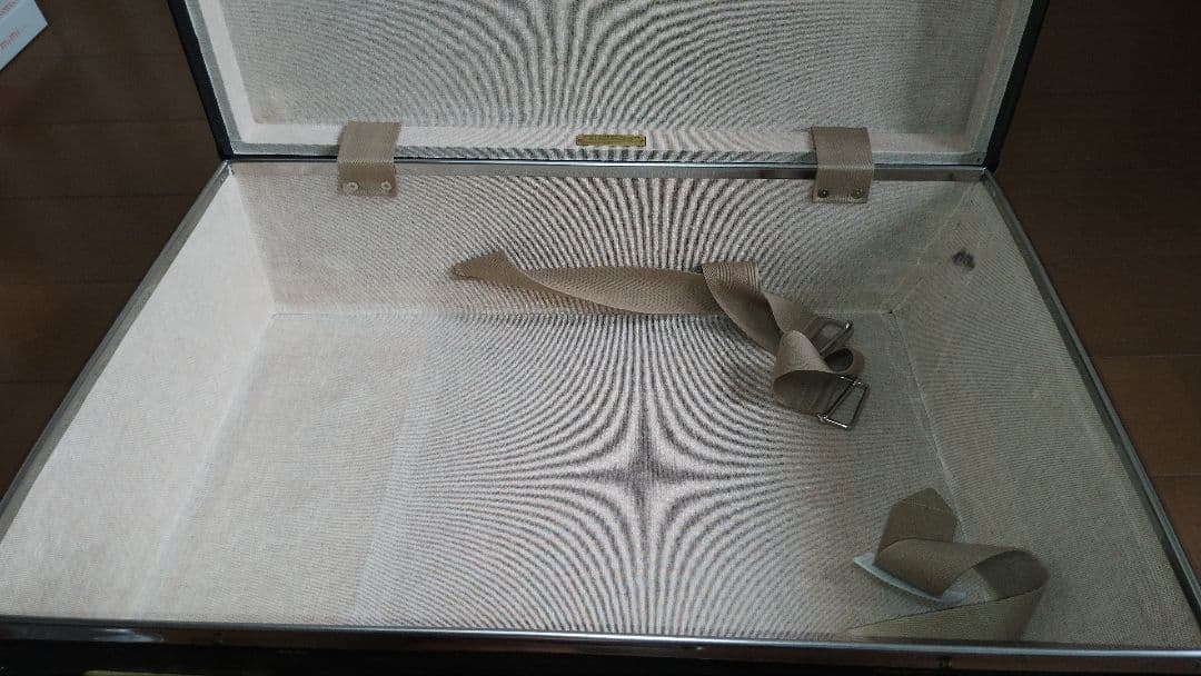 m*様 グローブトロッター　GLOBE TROTTER スモールキャリーオン 3